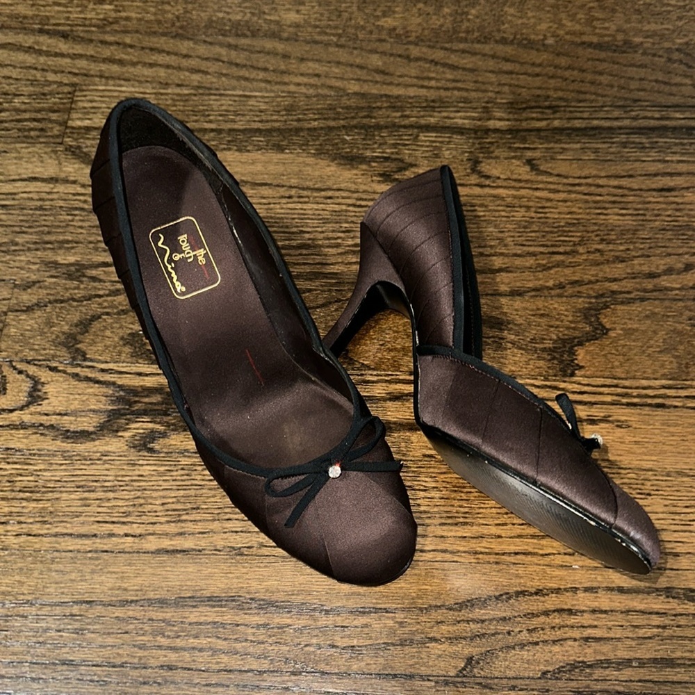 The Touch Of Nina Brown And Black Low Heel Satin Pumps 10